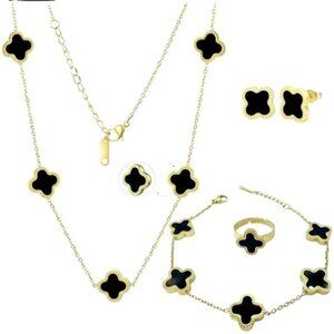 Clover Jewelry Set 18K Gold Plated Stainless Steel Necklace with Flower Design